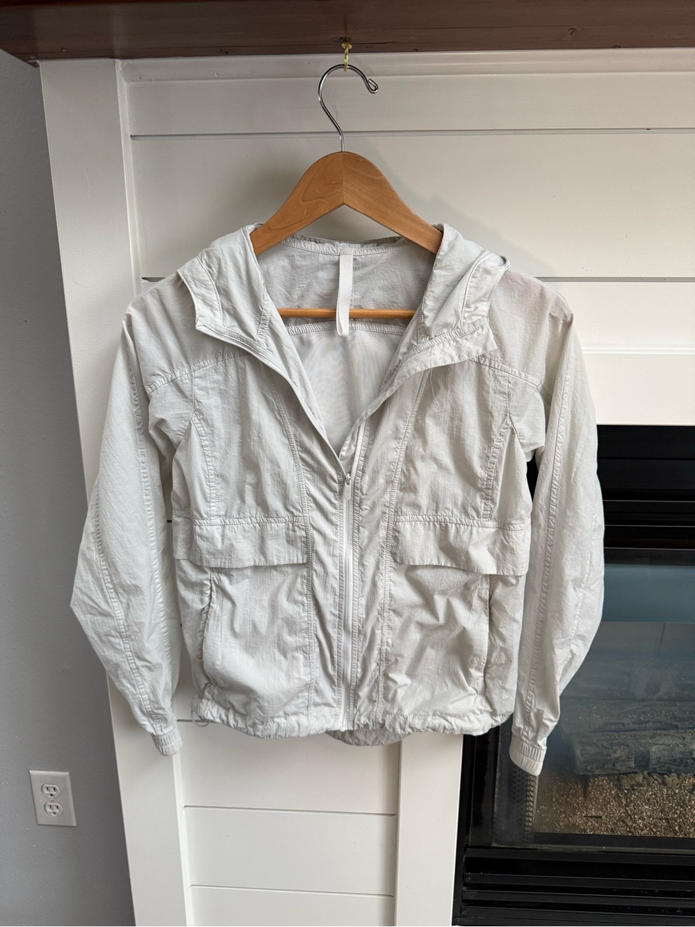Lululemon light gray LightweighZip-Up Hooded Jacket check measurements Small